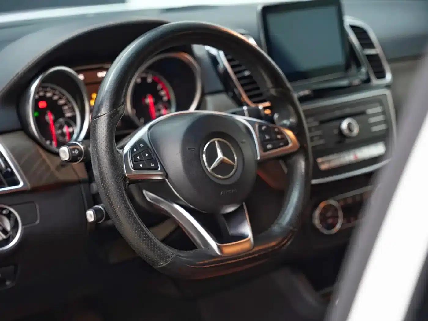 Mercedes-Benz GLE Coupe AMG 2017 AMG GLE 43 4MATIC Coupe SUV — миниатюра 7