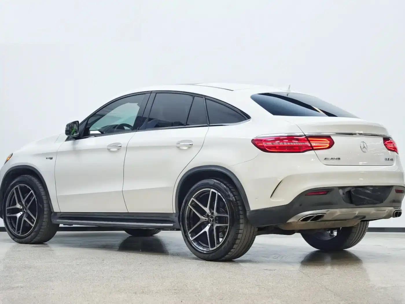 Mercedes-Benz GLE Coupe AMG 2017 AMG GLE 43 4MATIC Coupe SUV — миниатюра 10