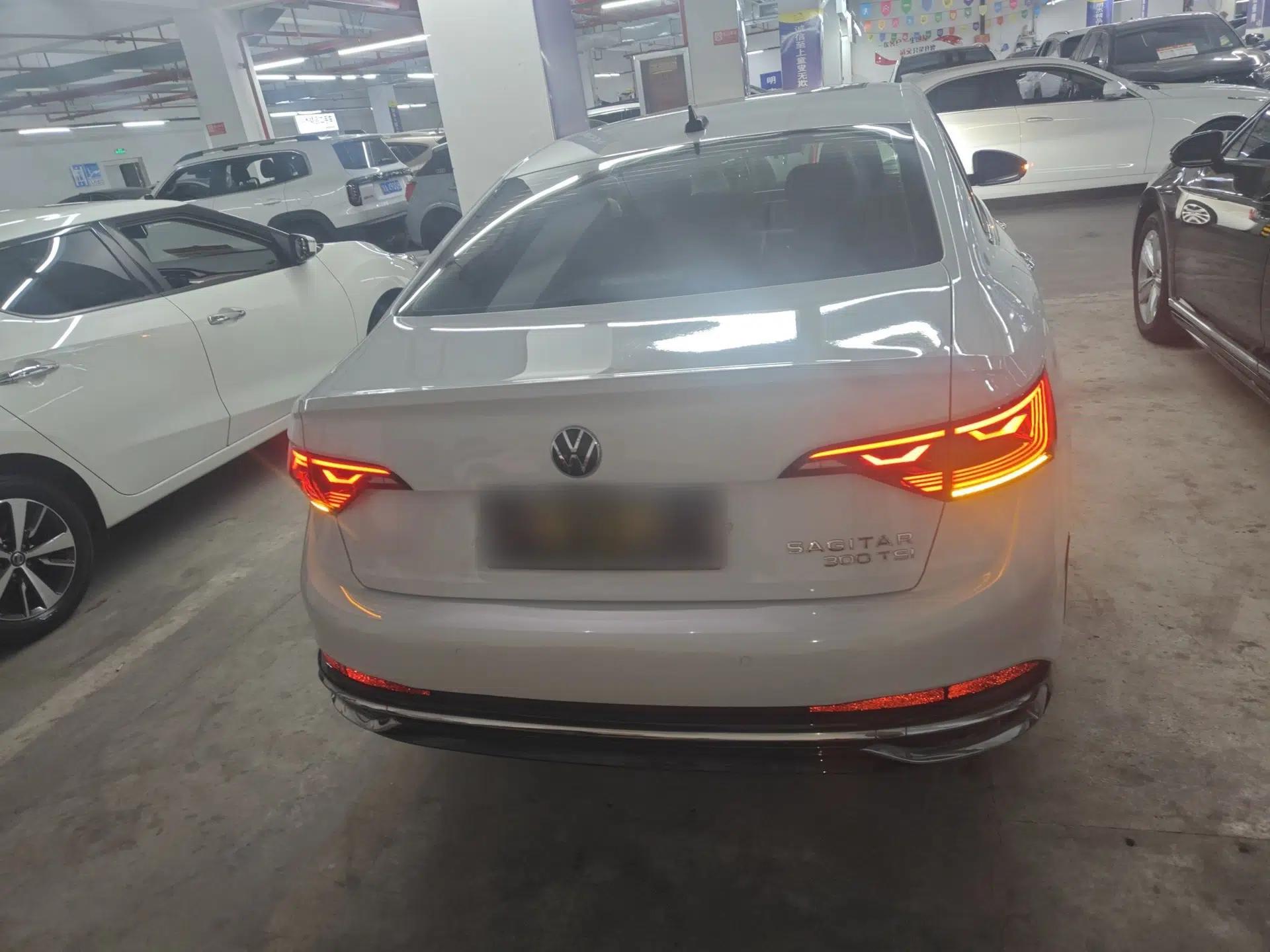 Volkswagen Sagitar 2023 300TSI DSG Excellence Edition — миниатюра 5