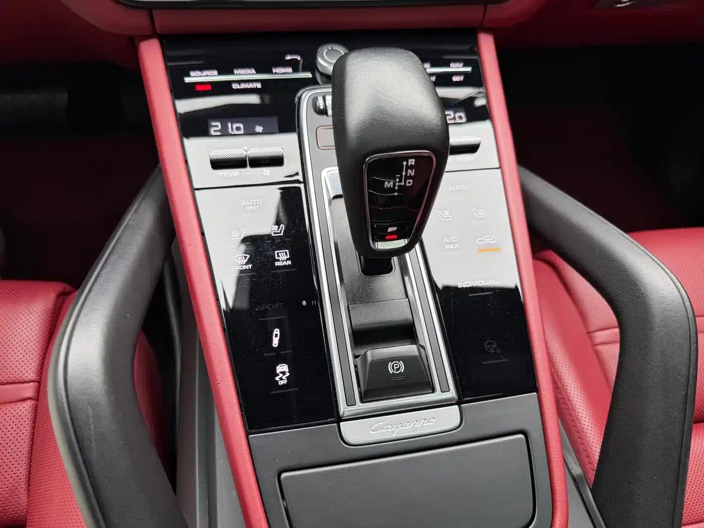 2022 Cayenne E-Hybrid 2.0T Platinum Edition — миниатюра 13