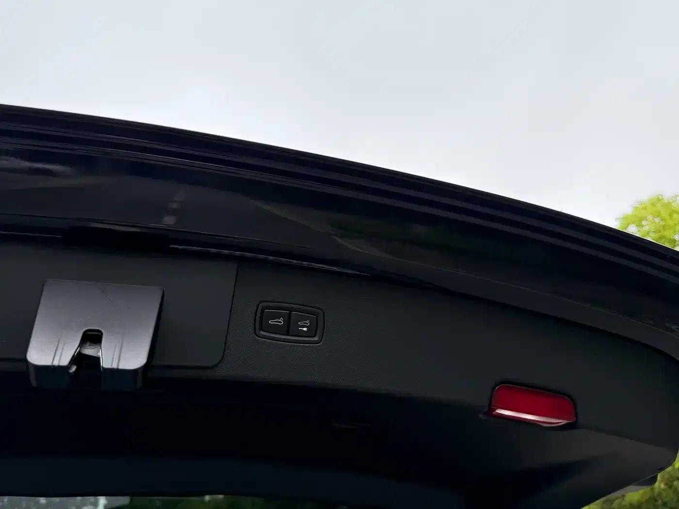 2022 Cayenne E-Hybrid 2.0T Platinum Edition — миниатюра 19