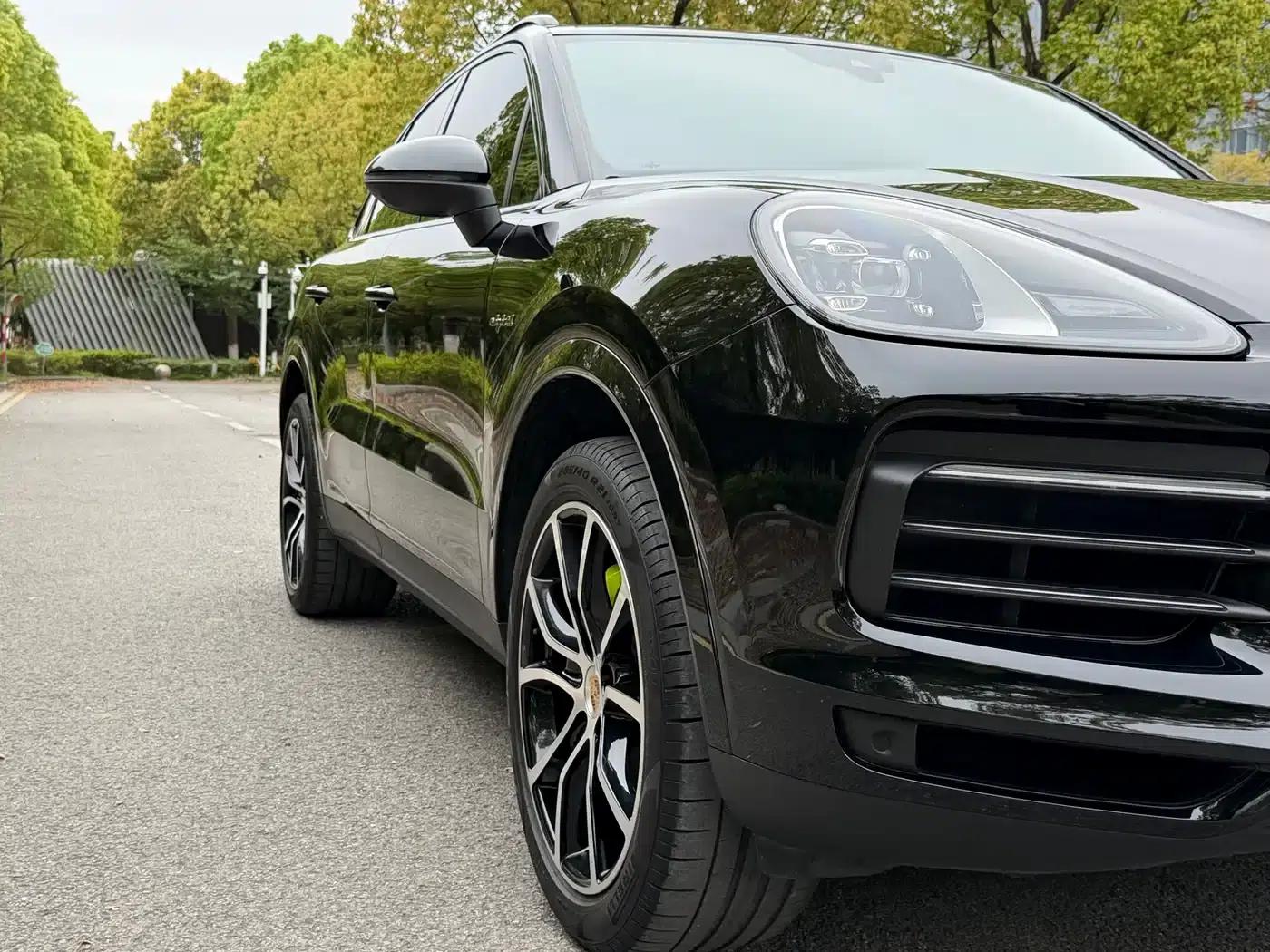 2022 Cayenne E-Hybrid 2.0T Platinum Edition — миниатюра 22