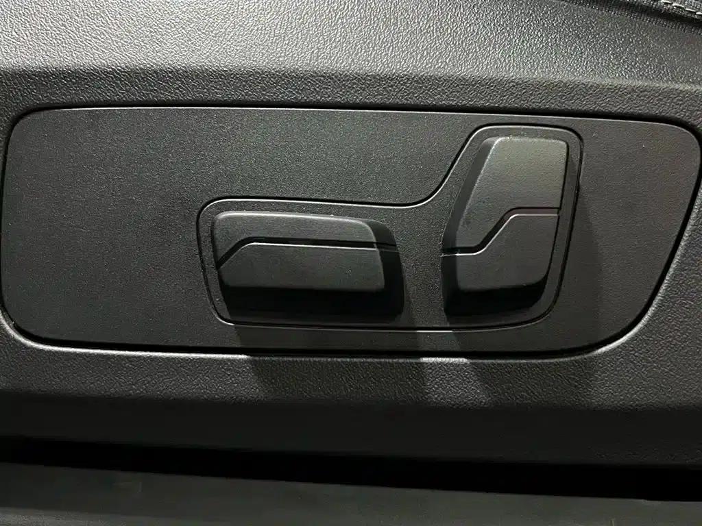 2023 BMW X1 sDrive20Li X Design Package — миниатюра 10