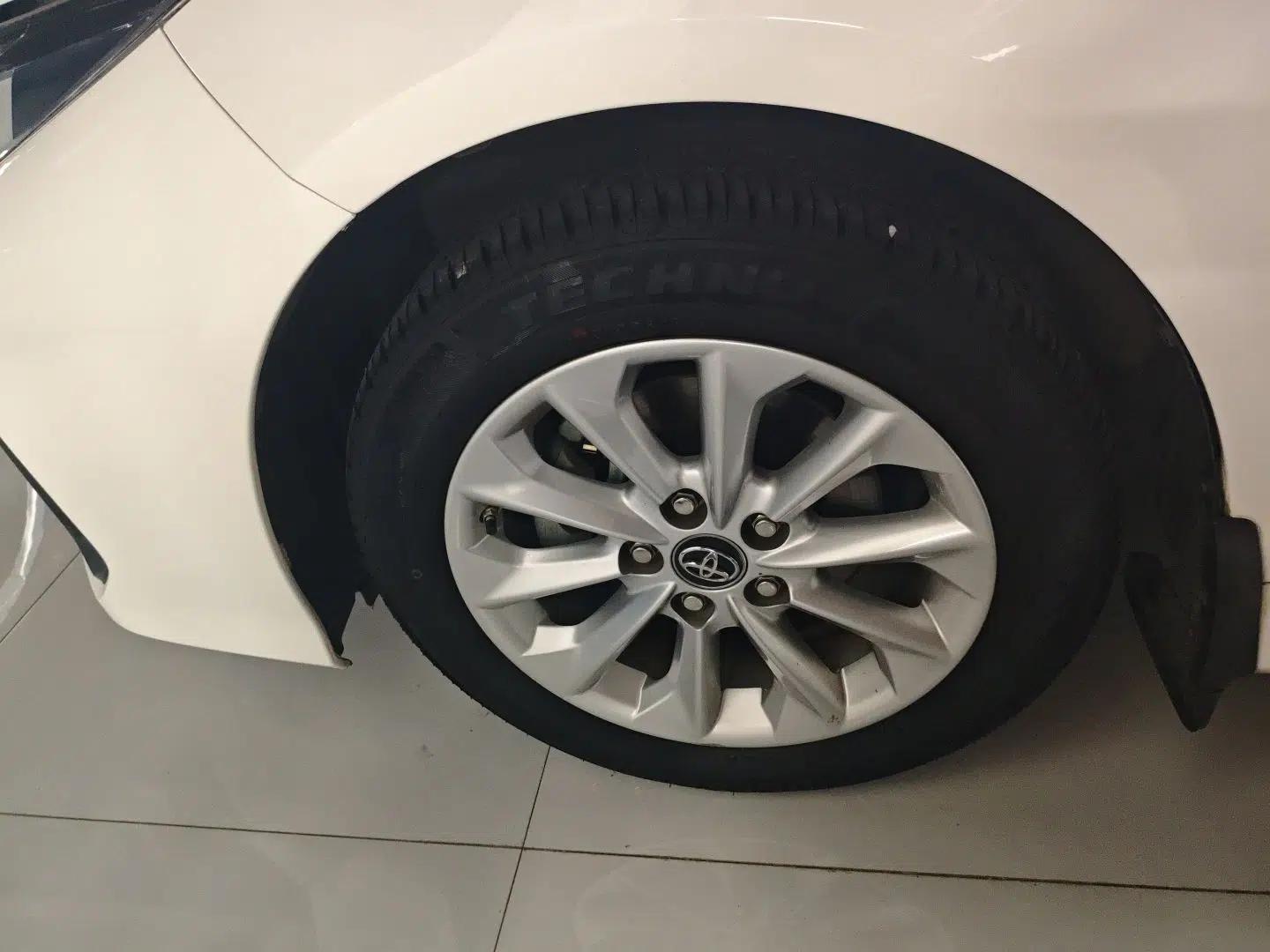 Toyota Corolla 2021 Dual-Motor 1.8L E-CVT Elite Edition — миниатюра 8