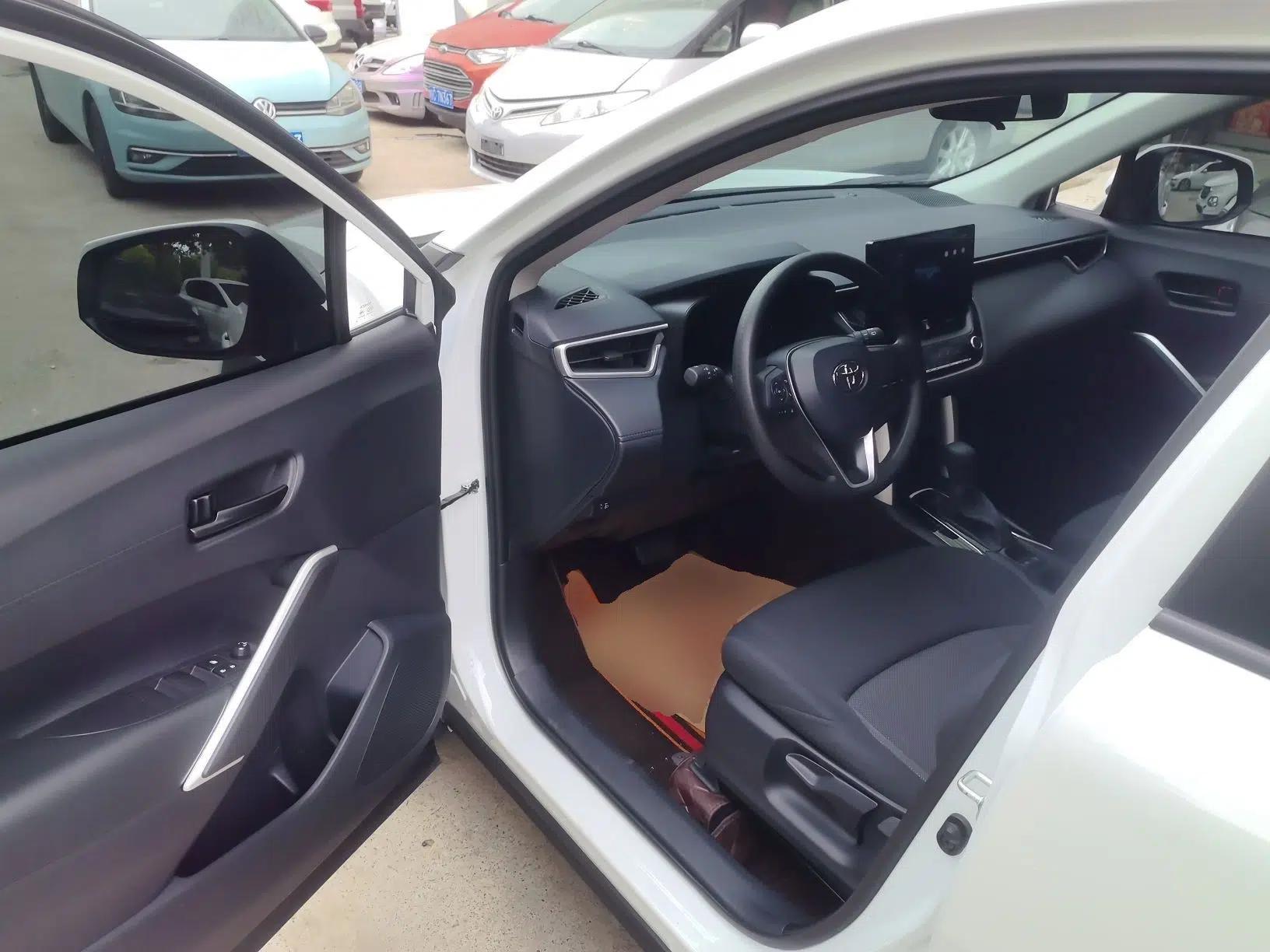 Toyota FRONTLANDER 2023 2.0L CVT Elite Edition — миниатюра 19