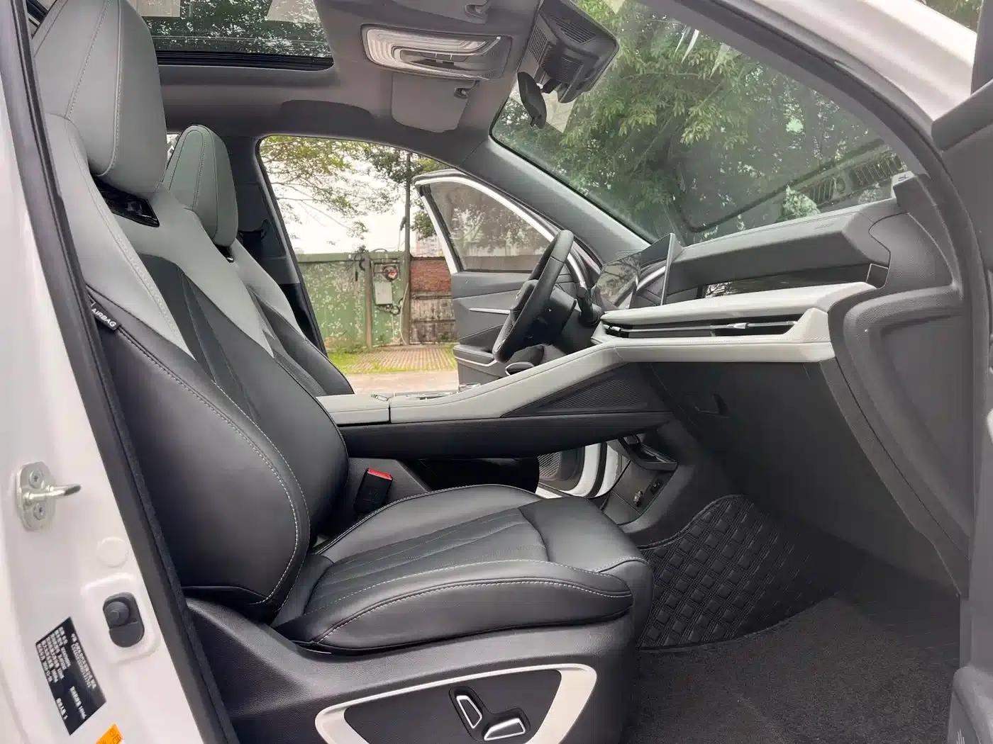 Changan CS75PLUS 2024 Model, Third Generation, Champion Edition, 1.5T Intelligent Driving and Sporty Type — миниатюра 7