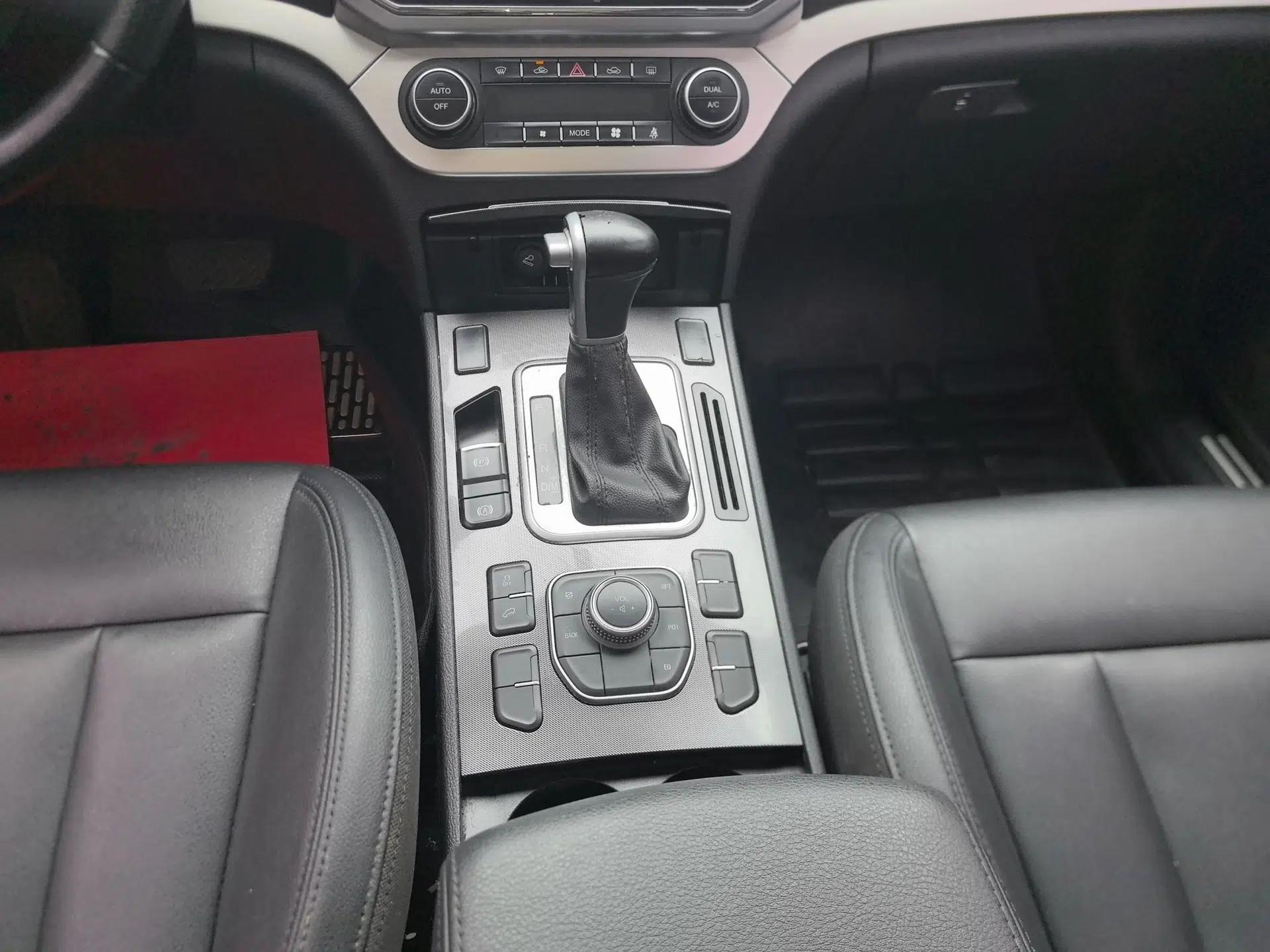 Haval H6 Coupe 2016 Blue Label 1.5T Automatic Two-Wheel Drive Urban Model — миниатюра 17