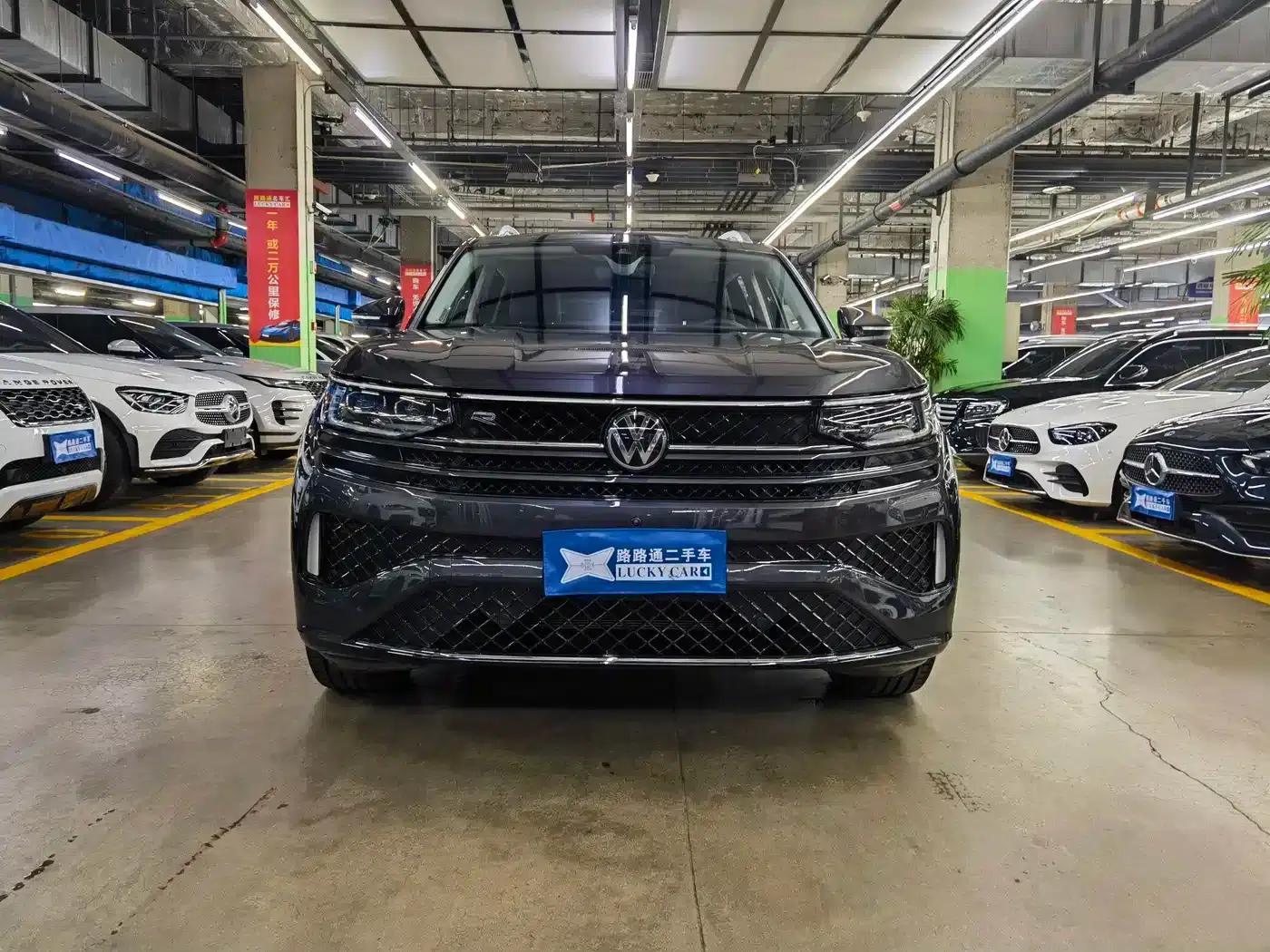 2023 Range Rover 380TSI AWD R-Line Touring Edition — миниатюра 2