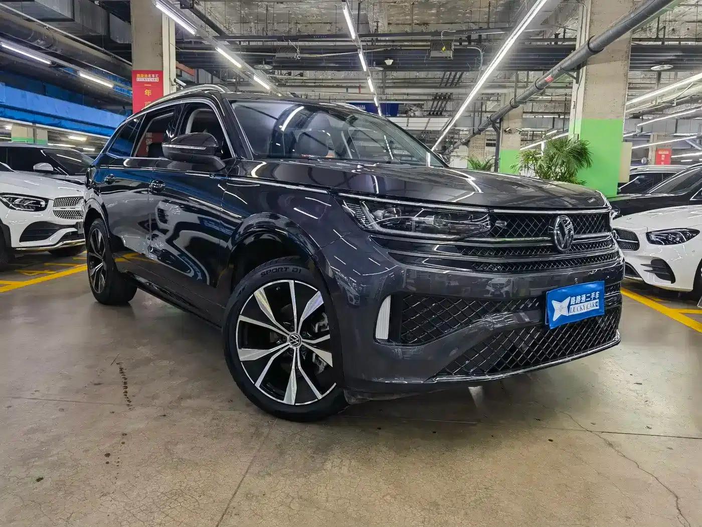 2023 Range Rover 380TSI AWD R-Line Touring Edition — миниатюра 3