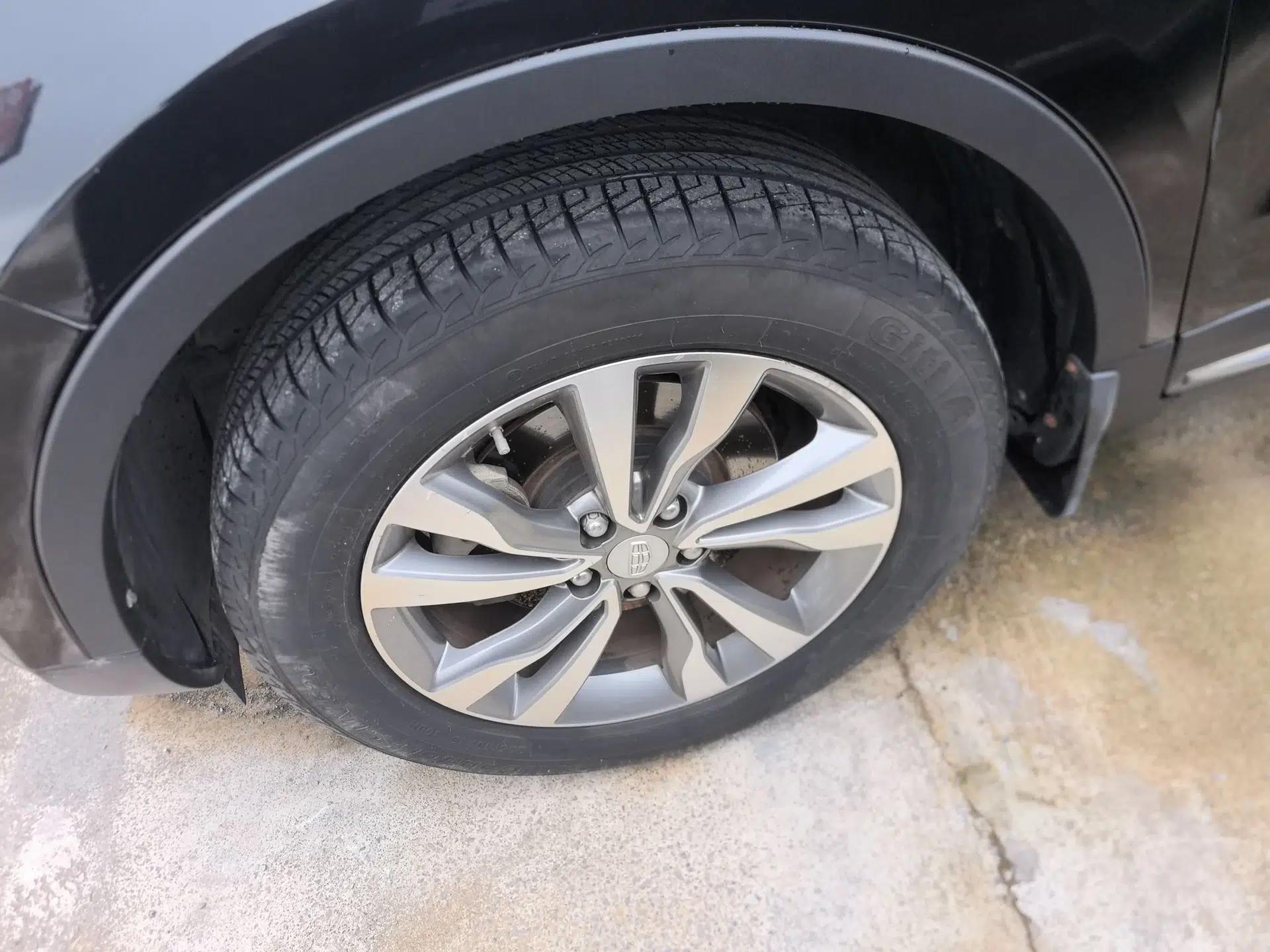 Geely Auto Emgrand X7 Sport 2016 2.0L Manual Smart Connect Version — миниатюра 8