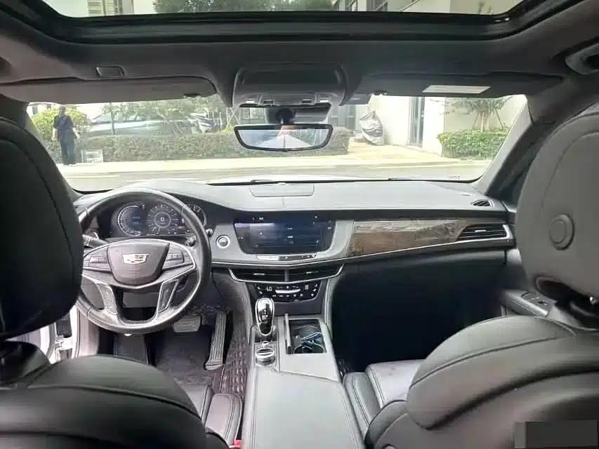 2019 Cadillac CT6 28T Luxury — миниатюра 4