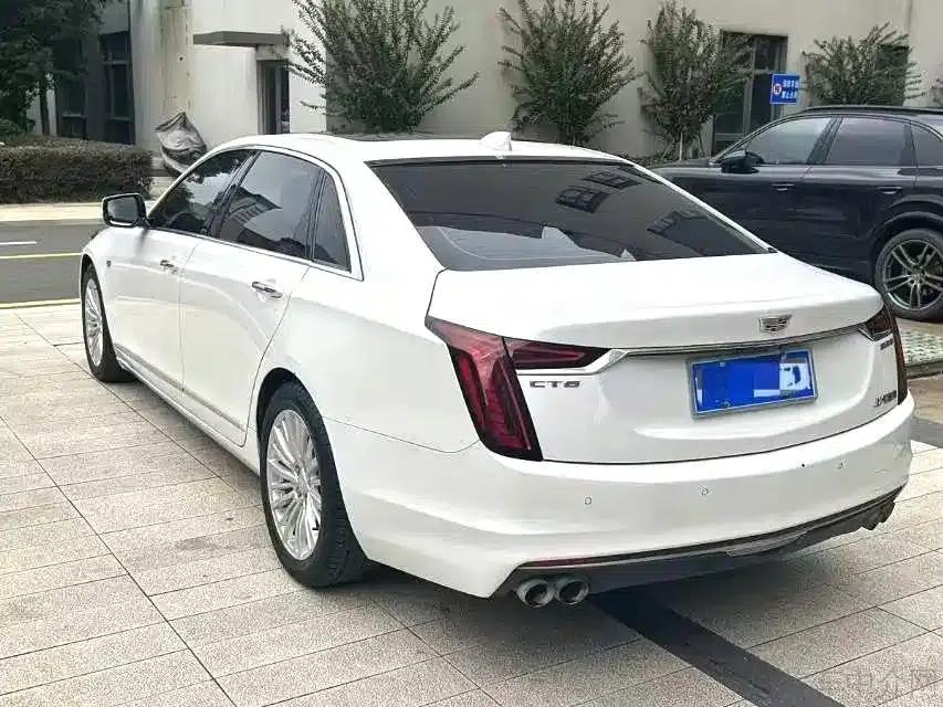 2019 Cadillac CT6 28T Luxury — миниатюра 7