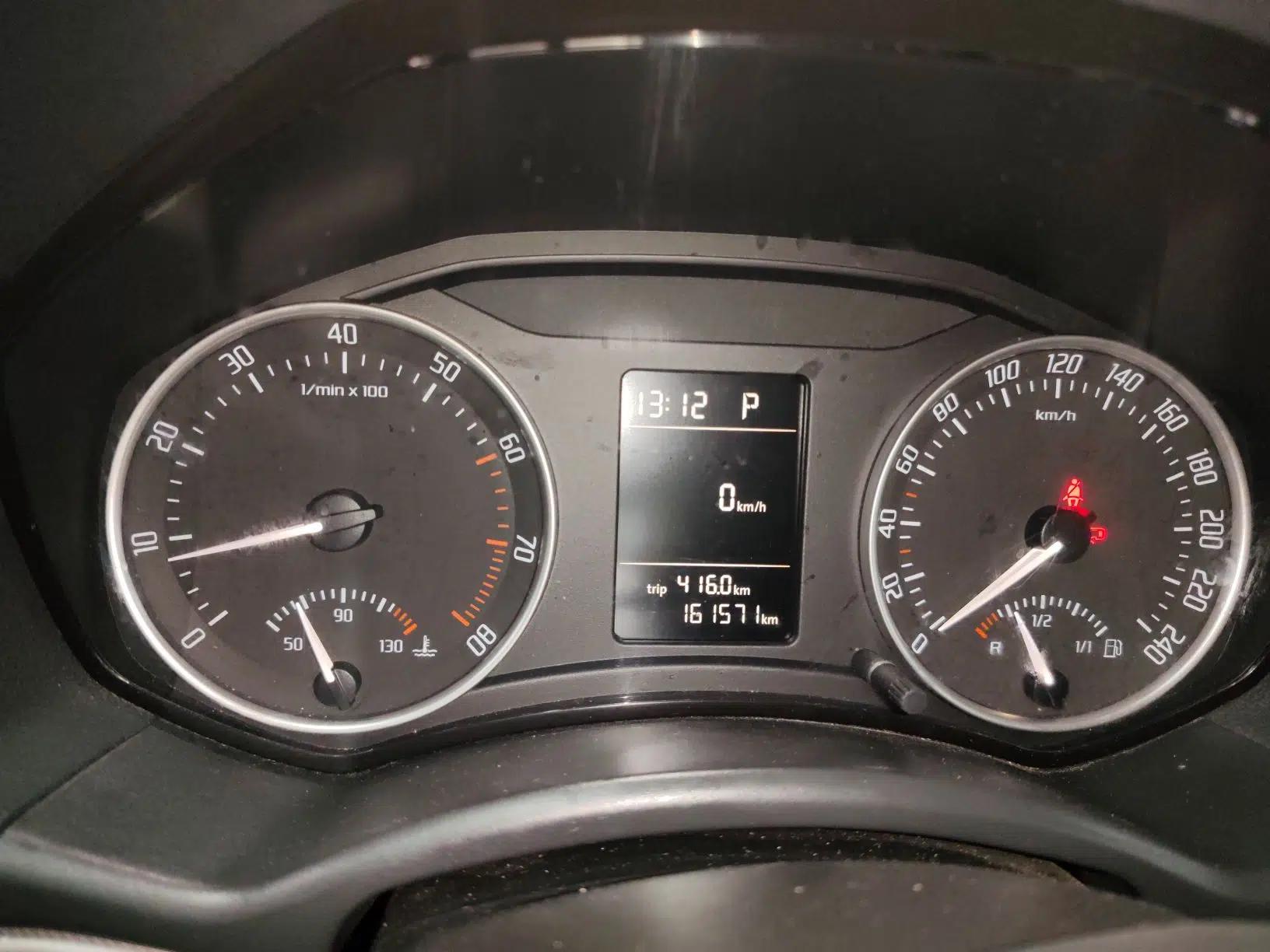 Skoda Octavia 2015 Classic Model 1.6L Automatic Elegance Edition — миниатюра 14