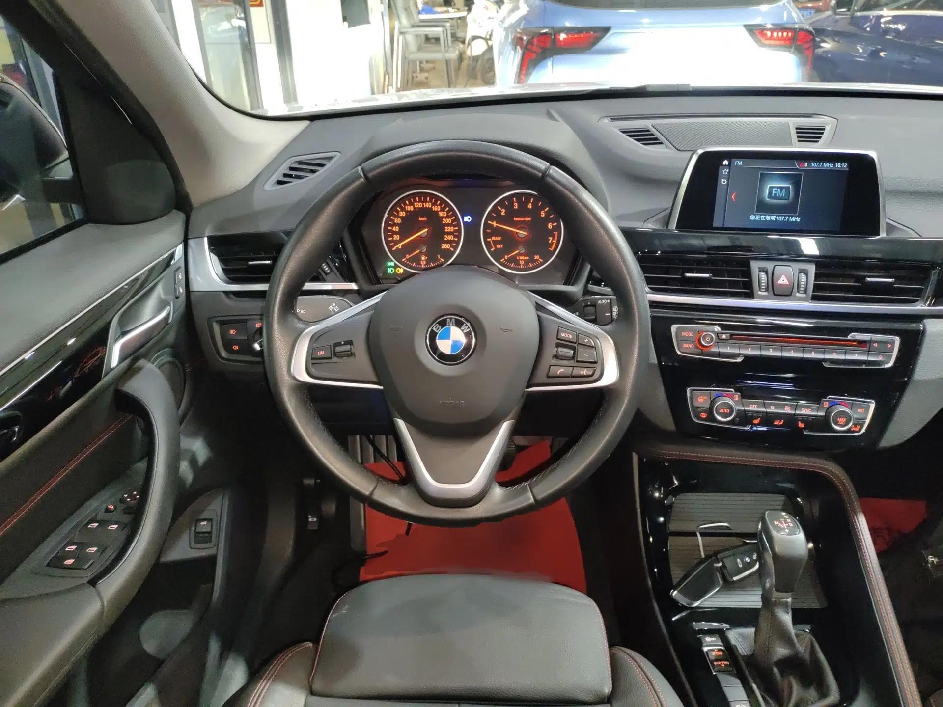 BMW X1 2018 xDrive20Li Luxury Edition — миниатюра 13