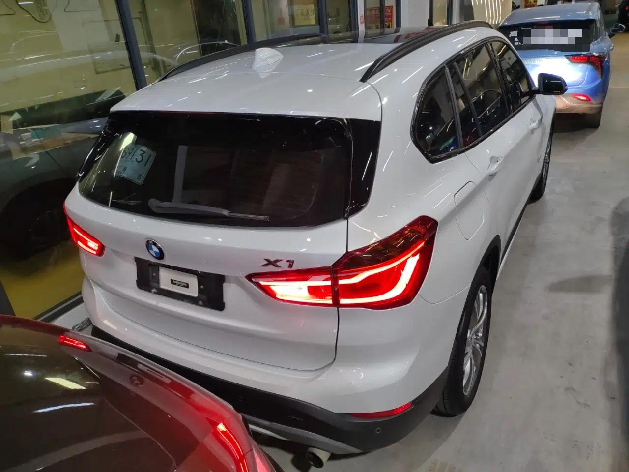 BMW X1 2018 xDrive20Li Luxury Edition — миниатюра 3