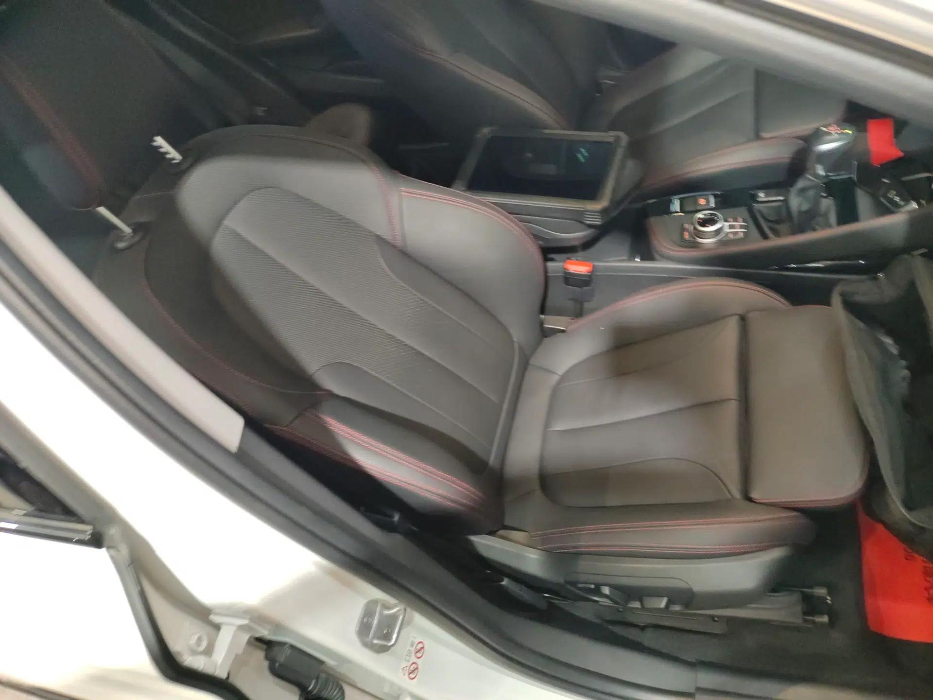 BMW X1 2018 xDrive20Li Luxury Edition — миниатюра 23