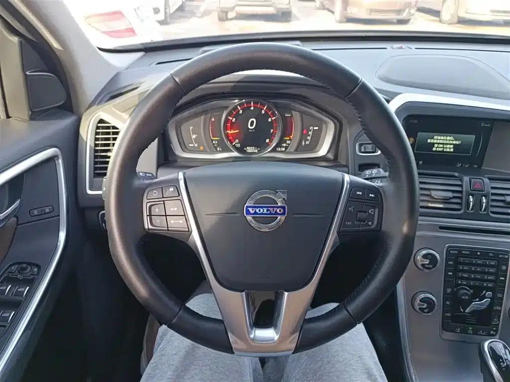 2017 Volvo XC60 T5 AWD Smart Edition — миниатюра 3
