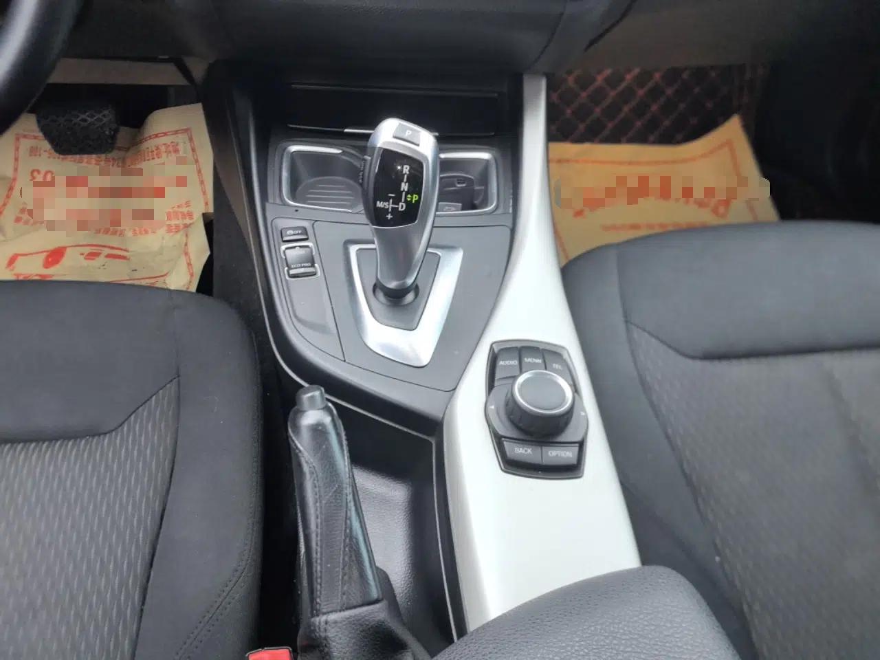BMW 1 Series 2016 118i Leading Model — миниатюра 17