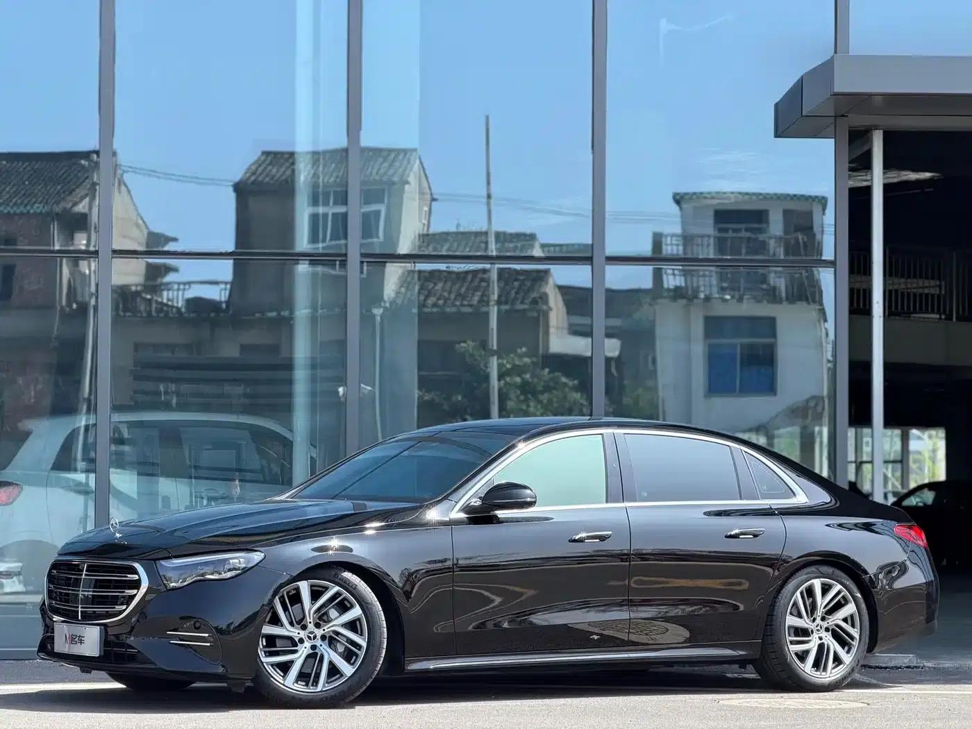 Mercedes-Benz E-Class 2024 E 300 L Fashion Edition — миниатюра 1