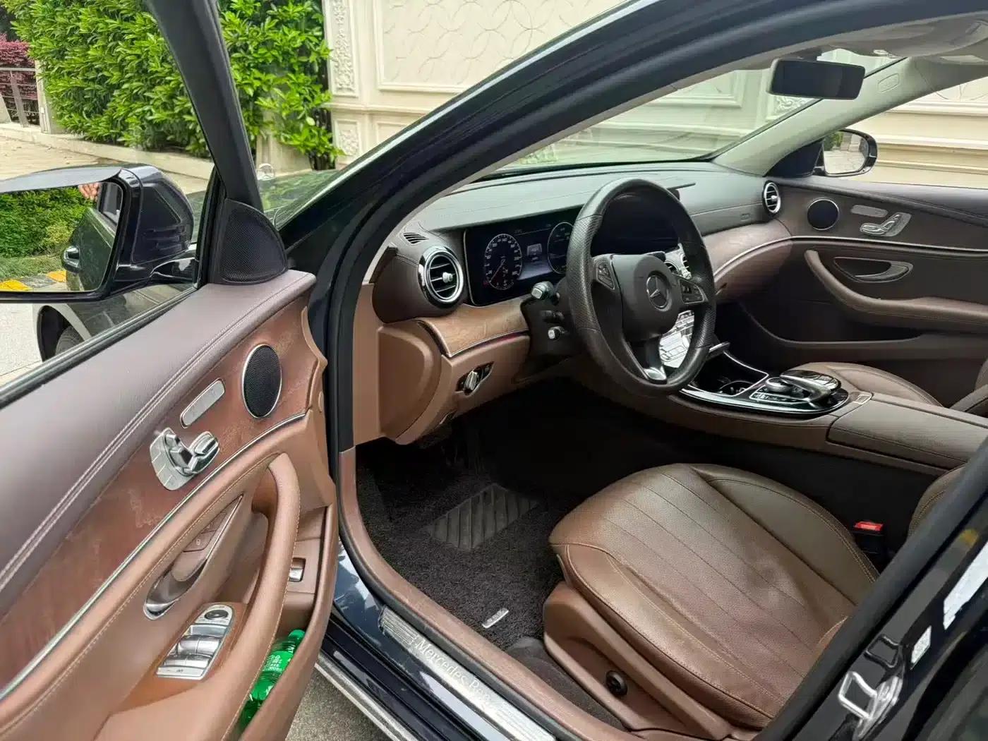 2016 Mercedes-Benz E-Class E 300 L Luxury — миниатюра 4