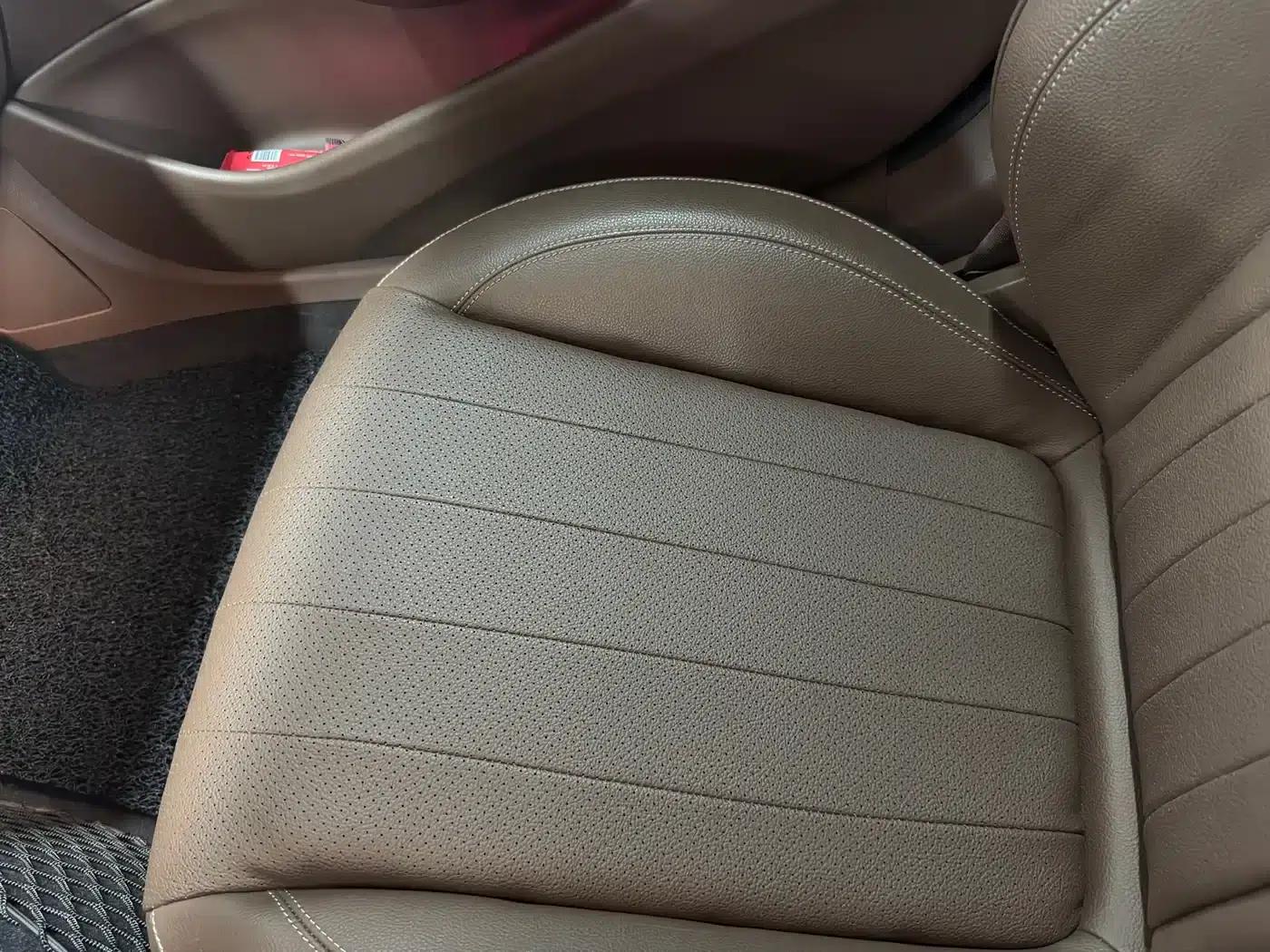 2016 Mercedes-Benz E-Class E 300 L Luxury — миниатюра 9