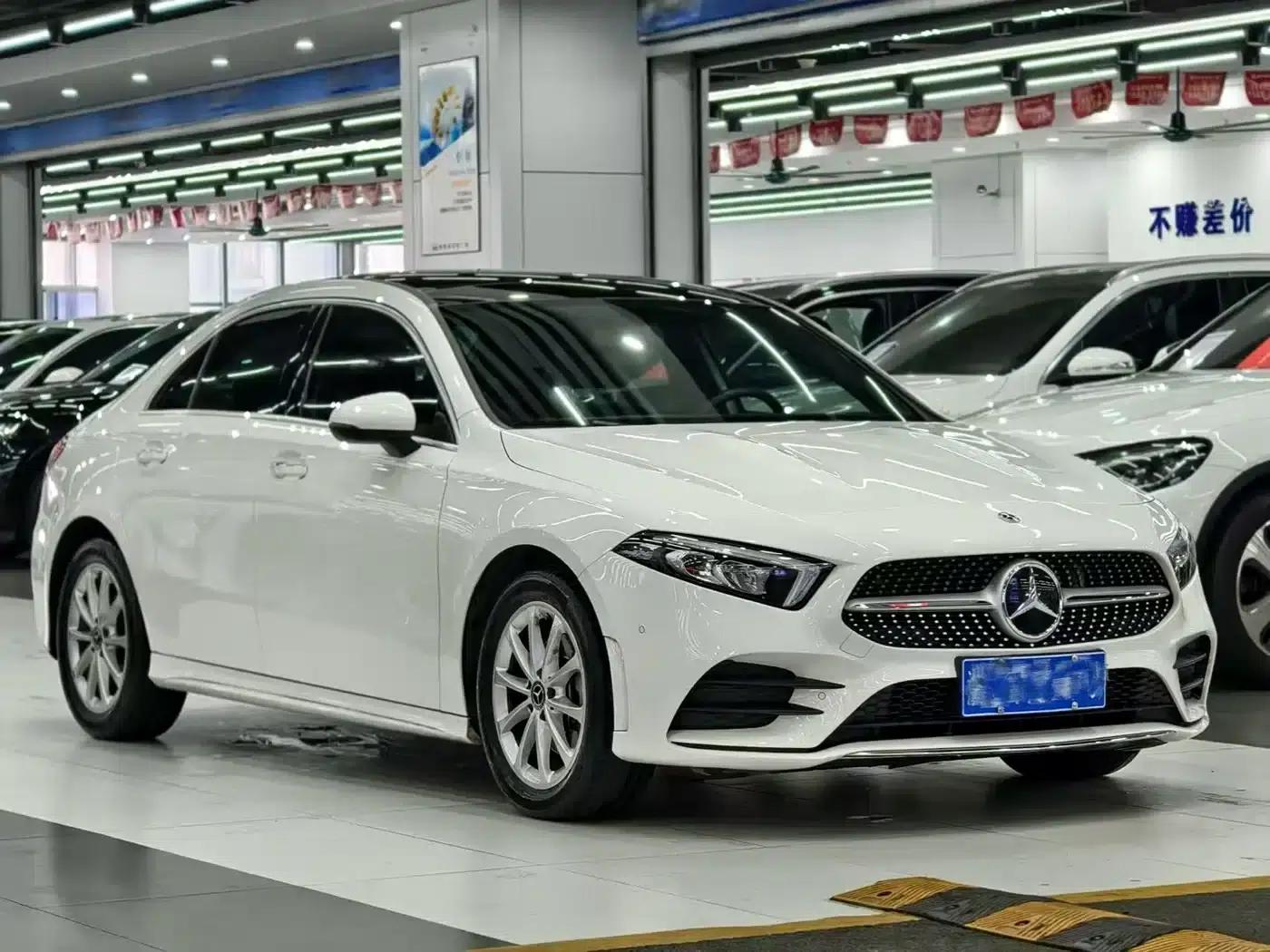 Mercedes-Benz A-Class 2022 A 200 L Sport Sedan Fashion Edition — миниатюра 3