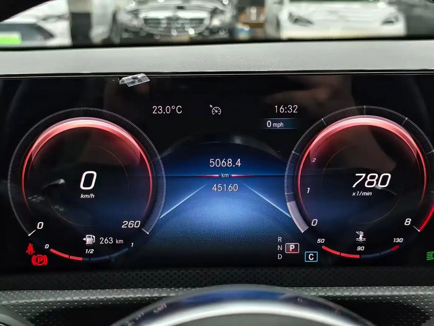 Mercedes-Benz A-Class 2022 A 200 L Sport Sedan Fashion Edition — миниатюра 5