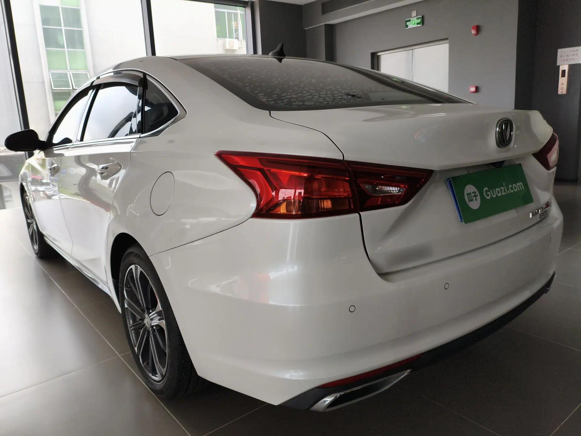 CHANGAN Ruicheng CC 2022 Blue Whale Edition 1.5T DCT Luxury Model — миниатюра 4