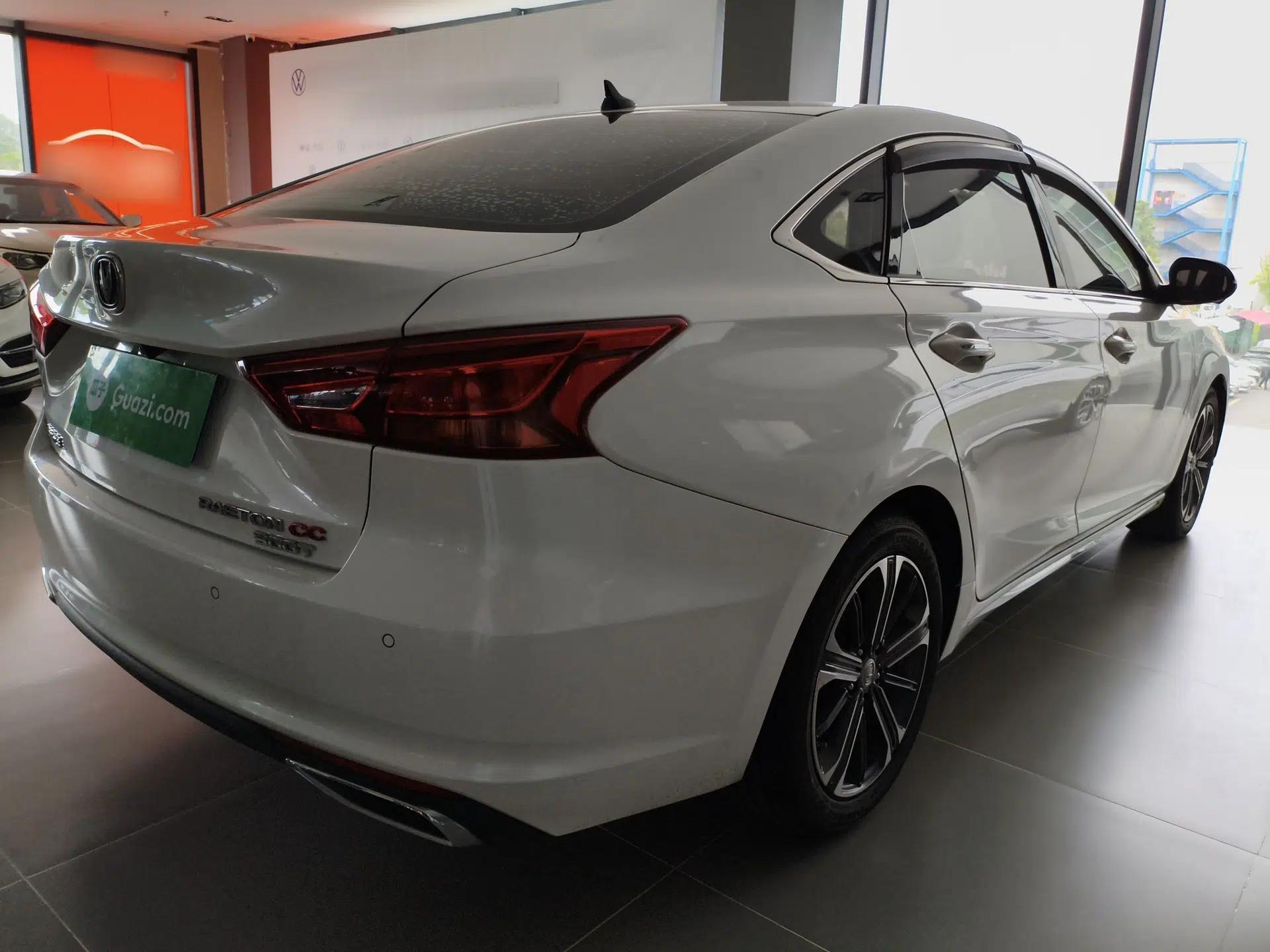 CHANGAN Ruicheng CC 2022 Blue Whale Edition 1.5T DCT Luxury Model — миниатюра 6