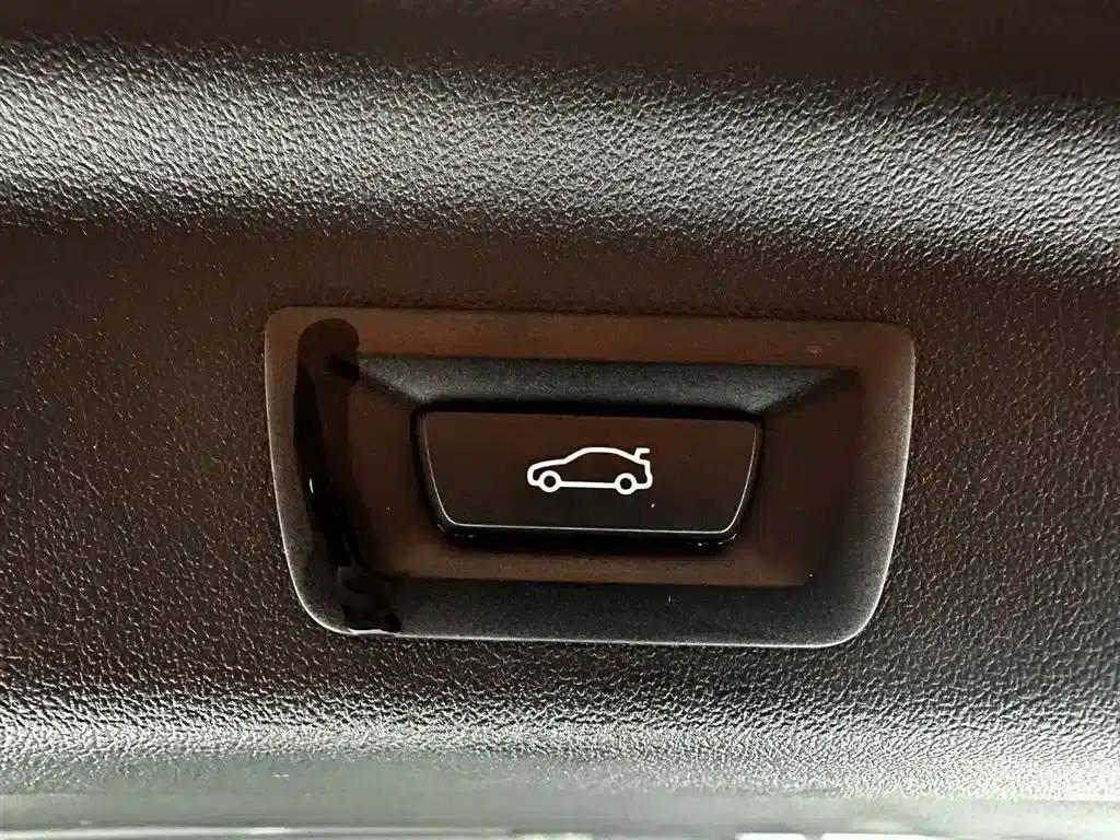 2023 BMW X1 sDrive20Li X Design Package — миниатюра 18
