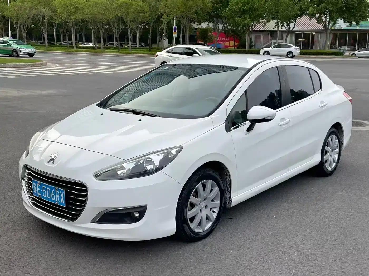 Peugeot 308 2013 1.6L Automatic Premium Edition — миниатюра 1