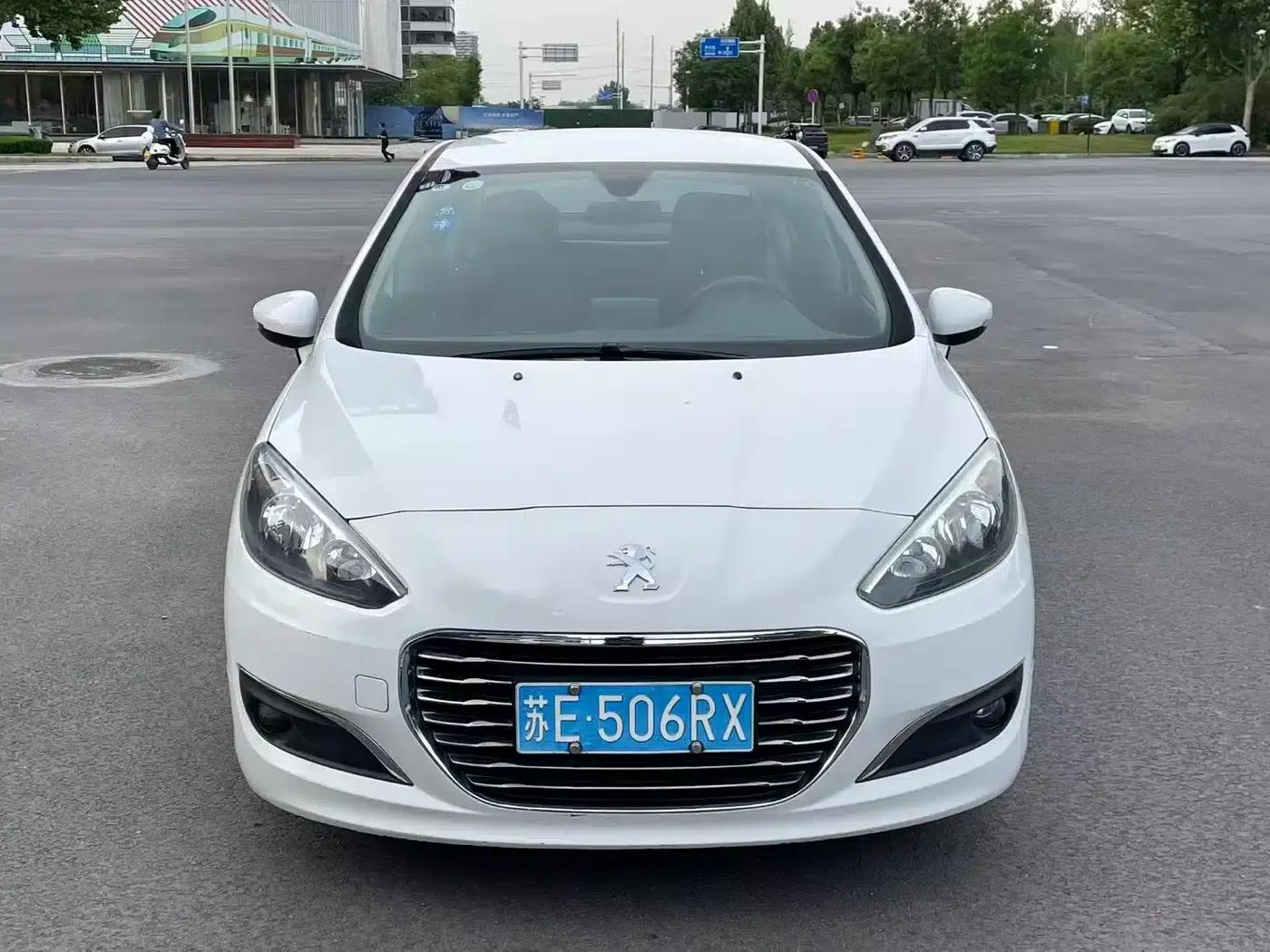Peugeot 308 2013 1.6L Automatic Premium Edition — миниатюра 2