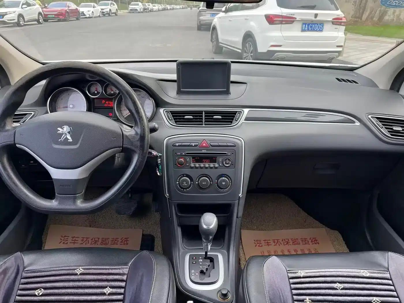 Peugeot 308 2013 1.6L Automatic Premium Edition — миниатюра 5