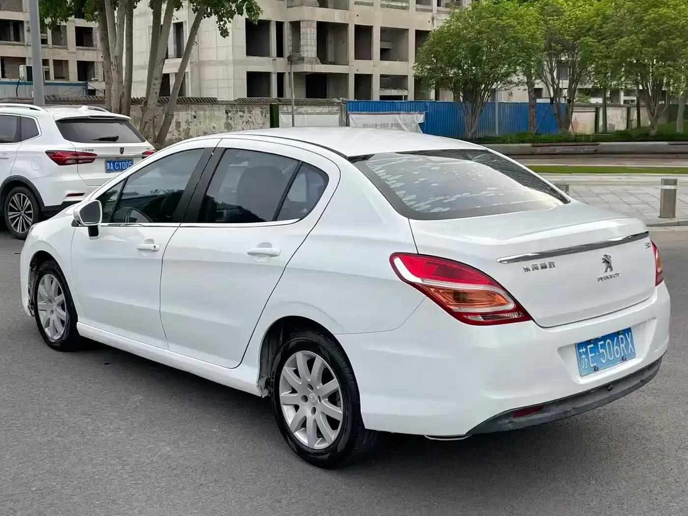 Peugeot 308 2013 1.6L Automatic Premium Edition — миниатюра 8