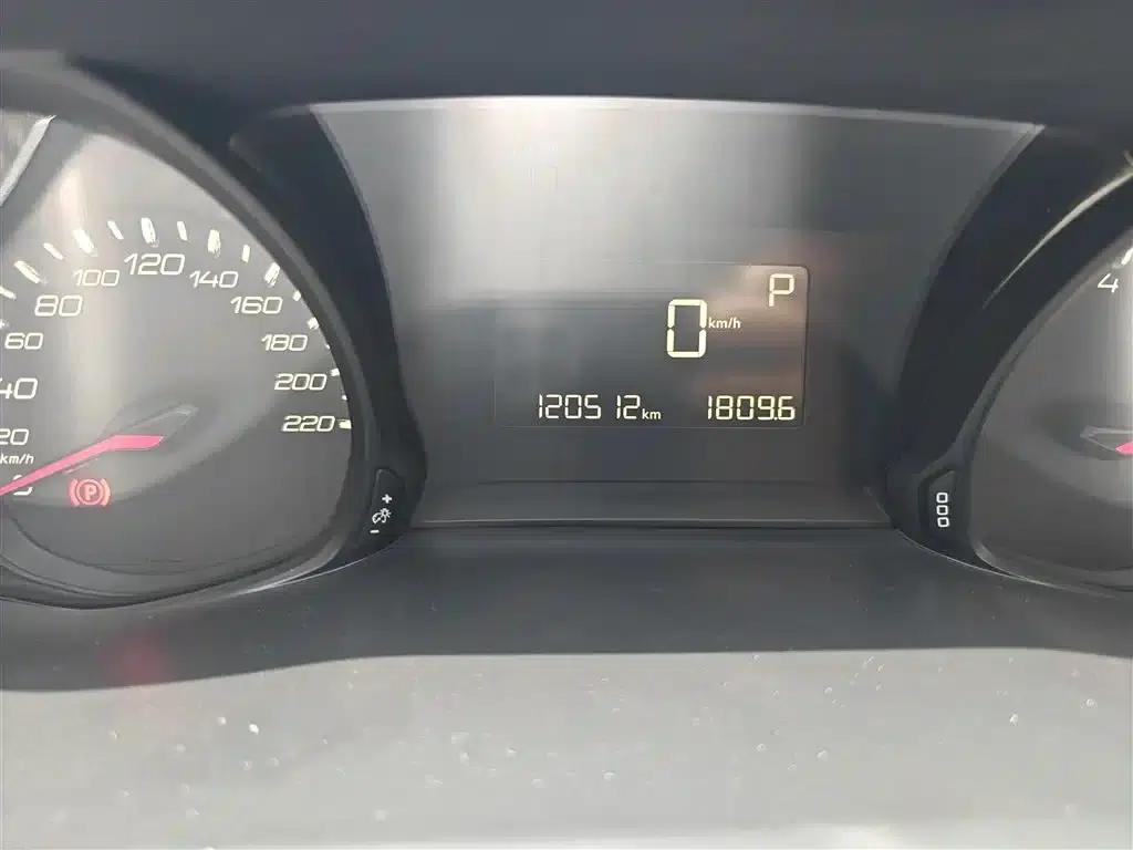 Peugeot 308 2019 1.6L Automatic Luxury Edition (National V Emission Standard) — миниатюра 12