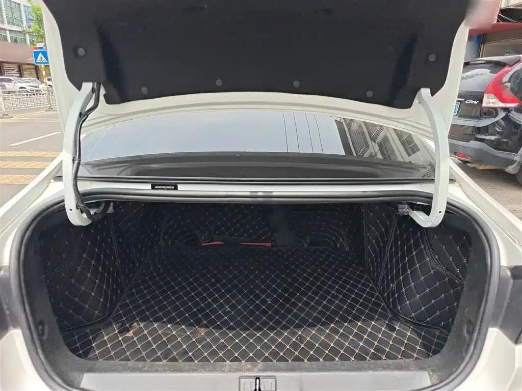 Peugeot 308 2019 1.6L Automatic Luxury Edition (National V Emission Standard) — миниатюра 19