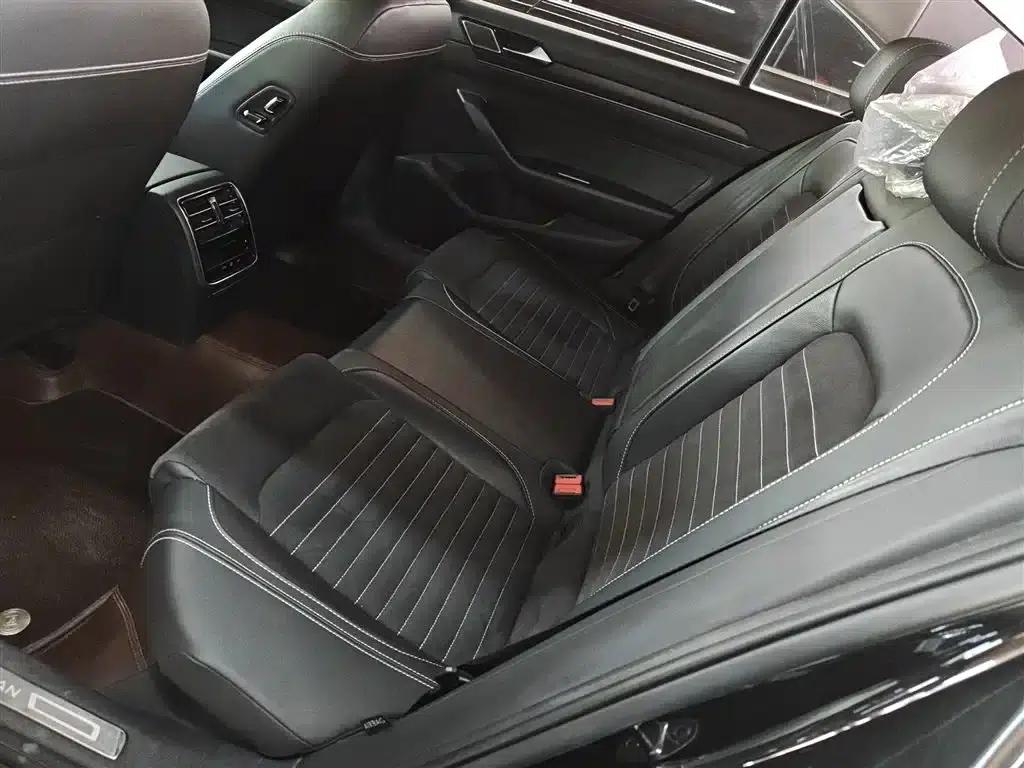 2020 Volkswagen Passat 330TSI DSG Luxury — миниатюра 11