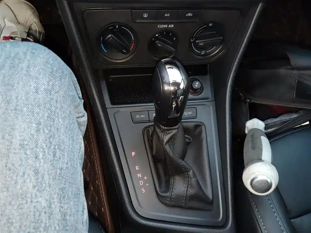 2019 Volkswagen Lavida, Lavida Qihang 1.5L Automatic Fashion Edition (National VI Emission Standard) — миниатюра 6