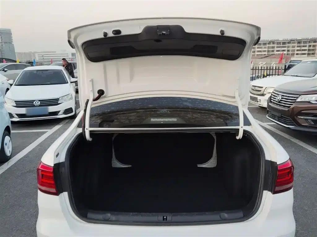 2019 Volkswagen Lavida, Lavida Qihang 1.5L Automatic Fashion Edition (National VI Emission Standard) — миниатюра 9