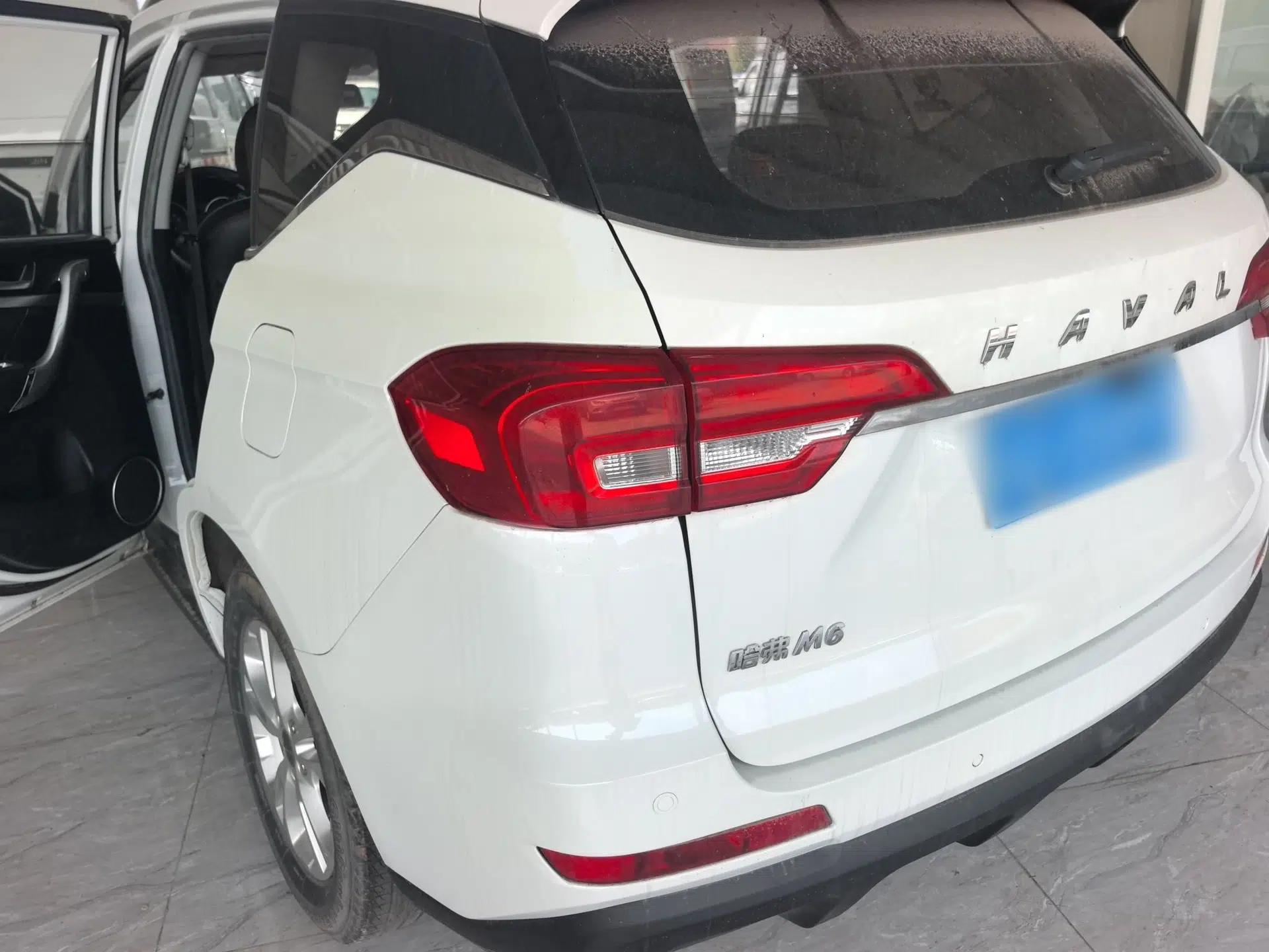 Haval M6 2018 1.5T Manual Two-Wheel Drive Urban Model — миниатюра 4