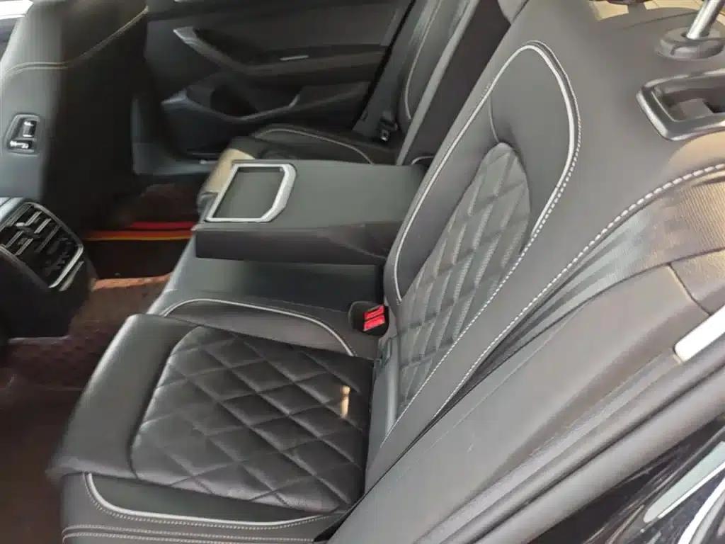 2022 Volkswagen Passat GTE Plug-in Hybrid GTE Luxury Model — миниатюра 17