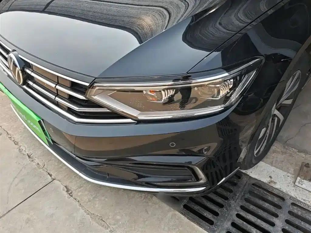 2022 Volkswagen Passat GTE Plug-in Hybrid GTE Luxury Model — миниатюра 24