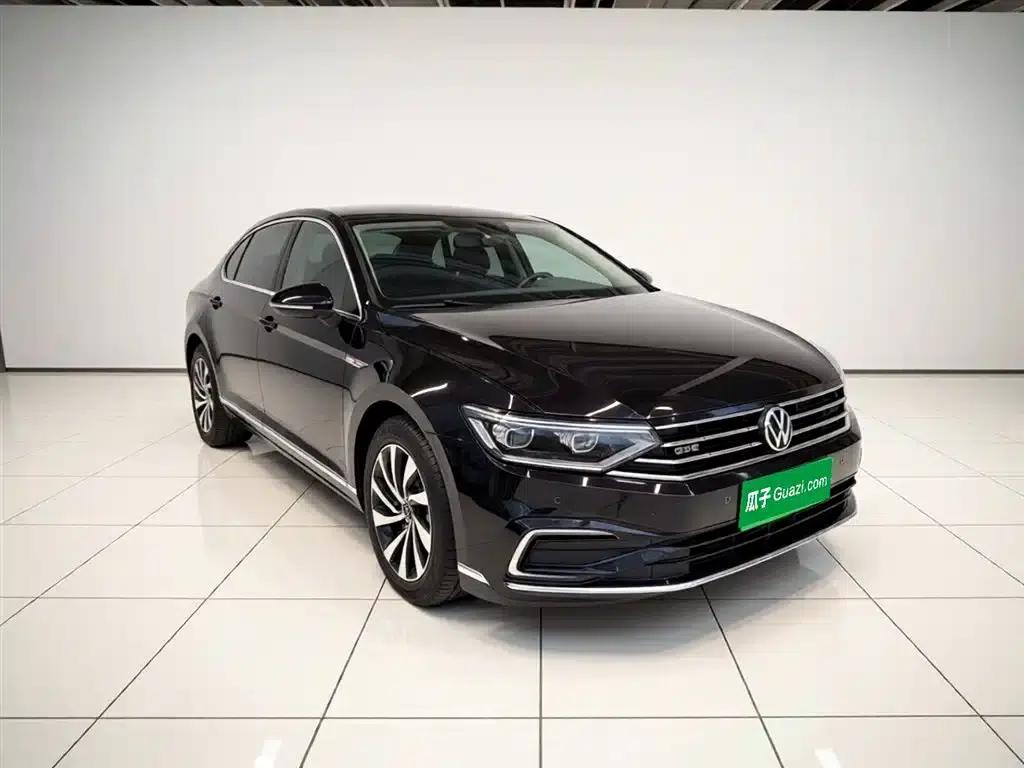 2022 Volkswagen Passat GTE Plug-in Hybrid GTE Luxury Model — миниатюра 4