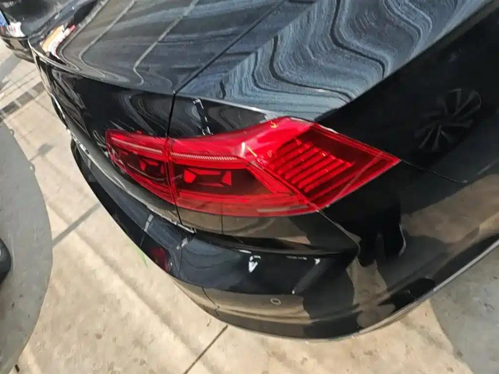 2022 Volkswagen Passat GTE Plug-in Hybrid GTE Luxury Model — миниатюра 8