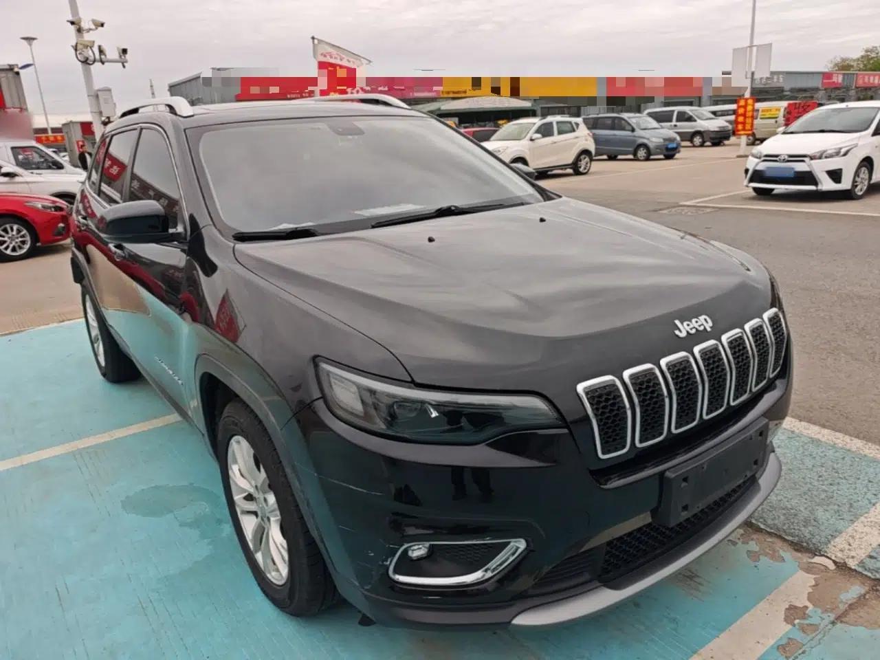 Jeep Cherokee 2019 2.0T Two-Wheel Drive Smart Enjoyment Version China V — миниатюра 3