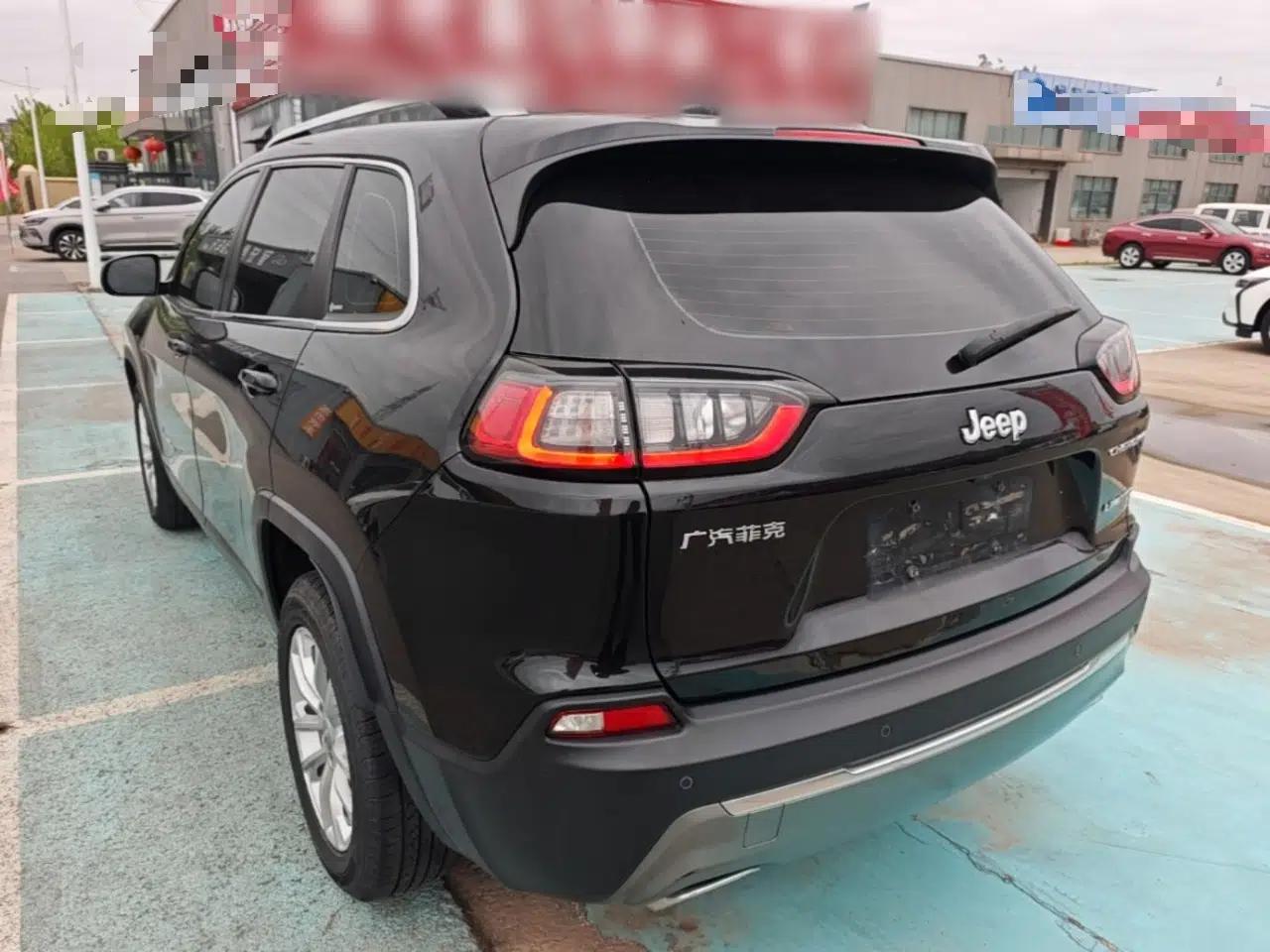 Jeep Cherokee 2019 2.0T Two-Wheel Drive Smart Enjoyment Version China V — миниатюра 4