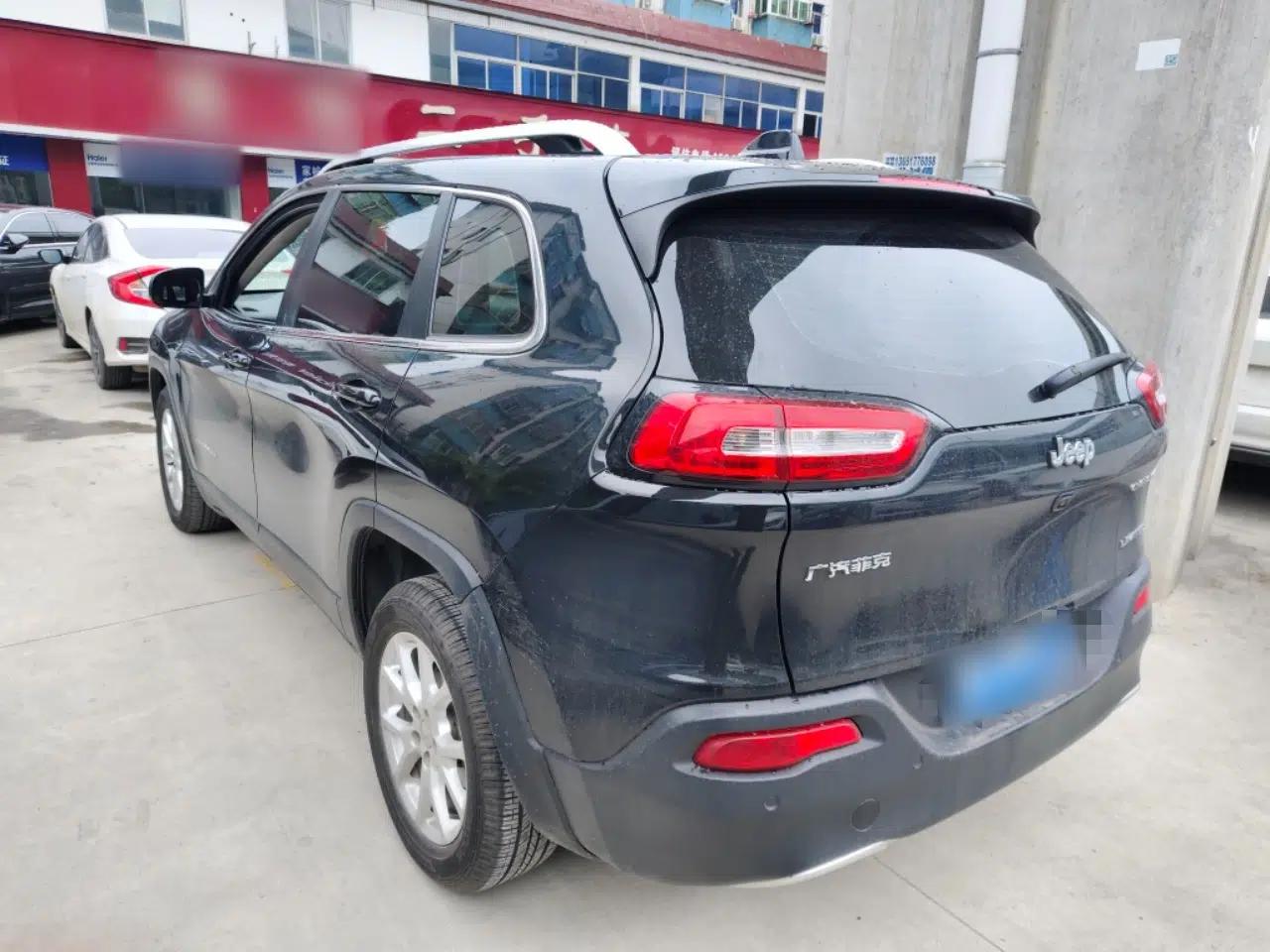 Jeep Cherokee 2017 2.0L Superior Edition — миниатюра 4