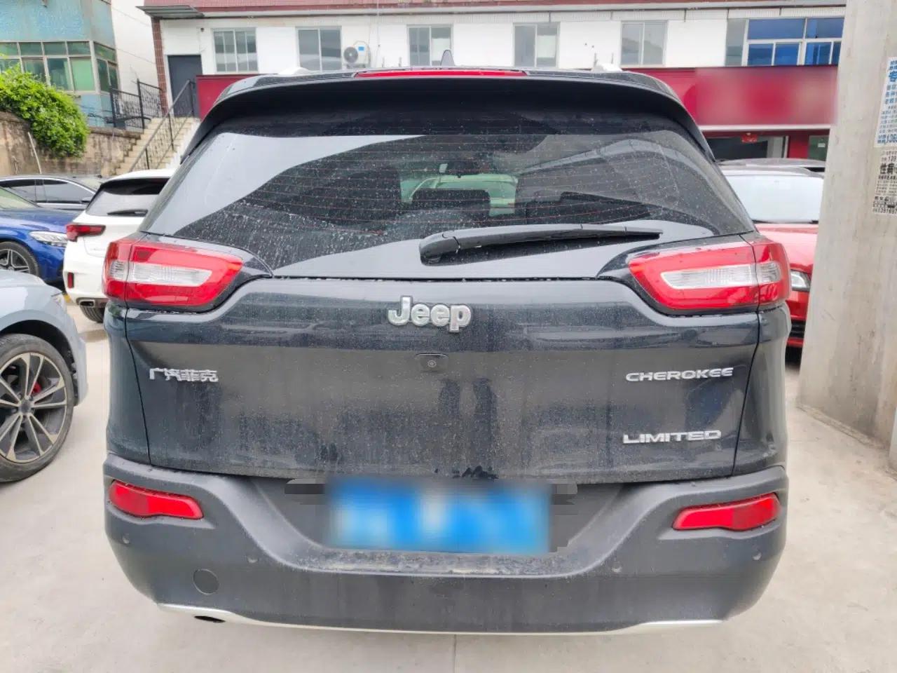 Jeep Cherokee 2017 2.0L Superior Edition — миниатюра 5