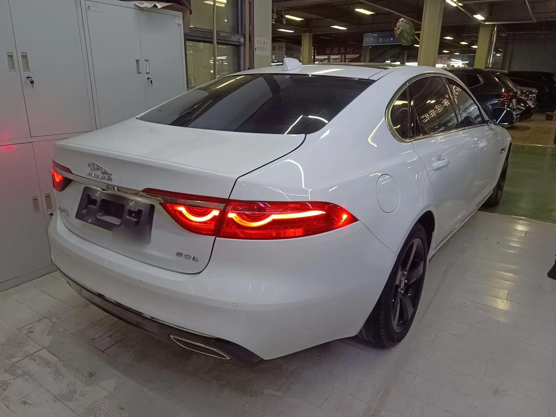 Jaguar XFL 2020 XFL 2.0T P200 Two-Wheel-Drive Elite Edition — миниатюра 4