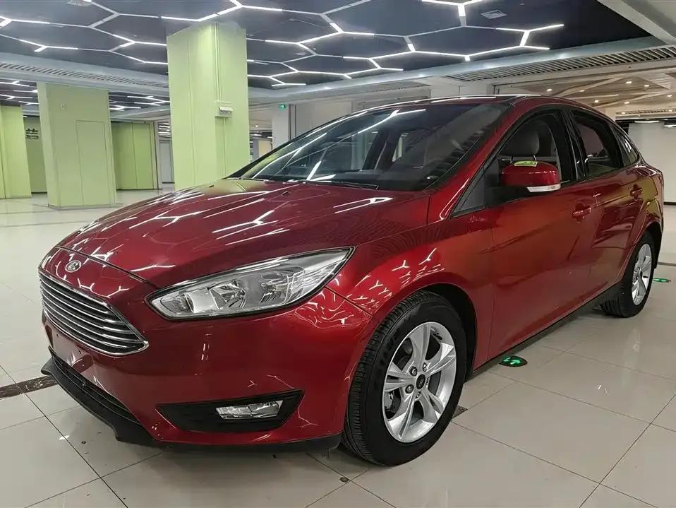 Ford Focus 2017 Sedan 1.6L Automatic Comfort Smart Edition — миниатюра 2